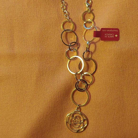 NWT Foxy Originals Silvertone Rose Charm Bracelet - Picture 4 of 5